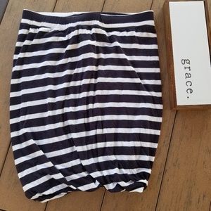 GAP 🛍🤰🏼blue and white striped maternity skirt - medium